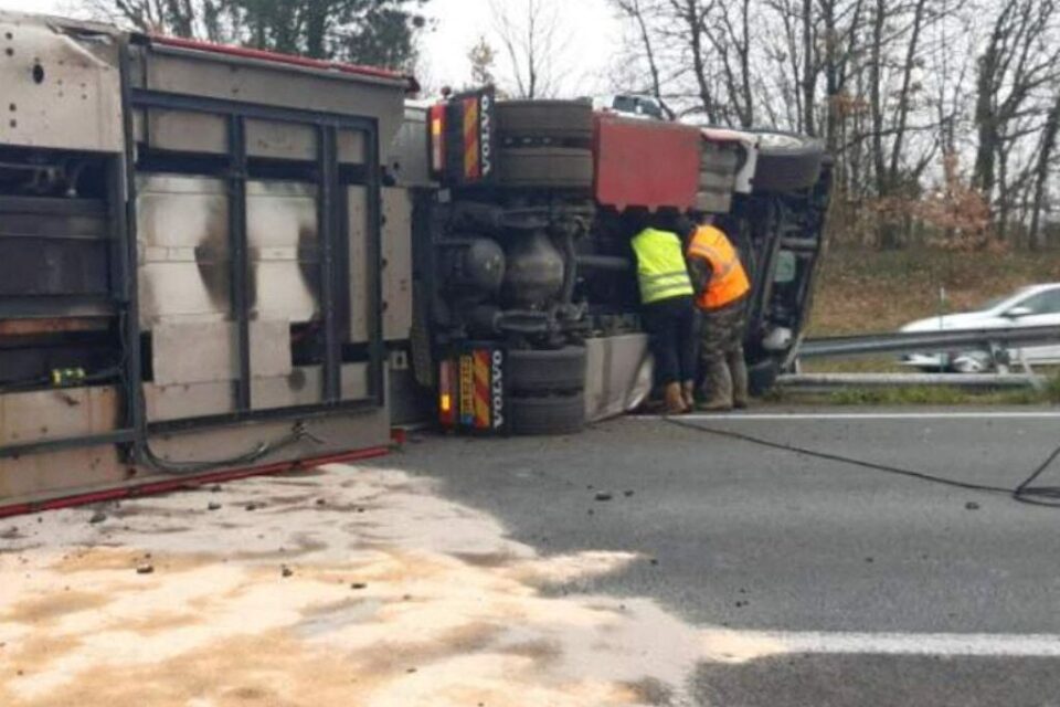 Accident de camion sur l'autoroute A10