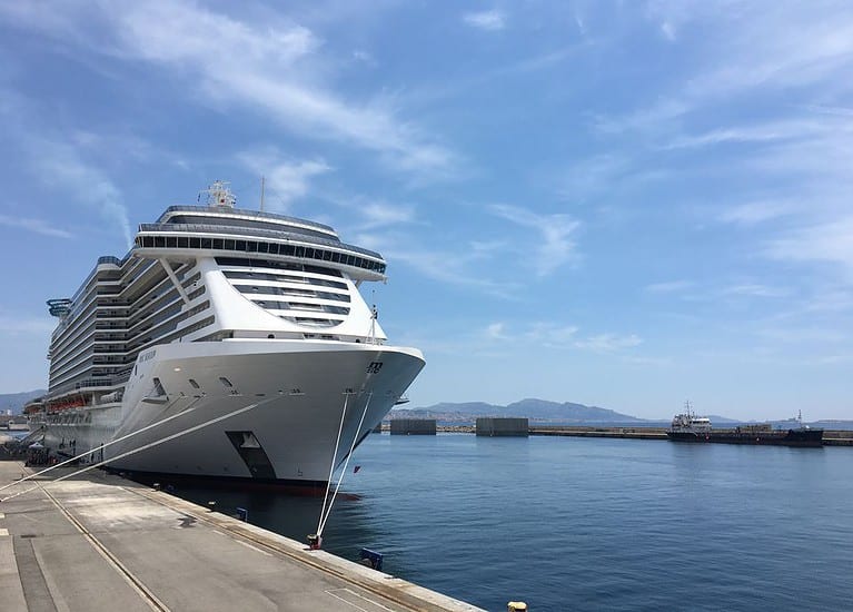 Pollution maritime : riverains marseillais et ONG portent plainte contre X