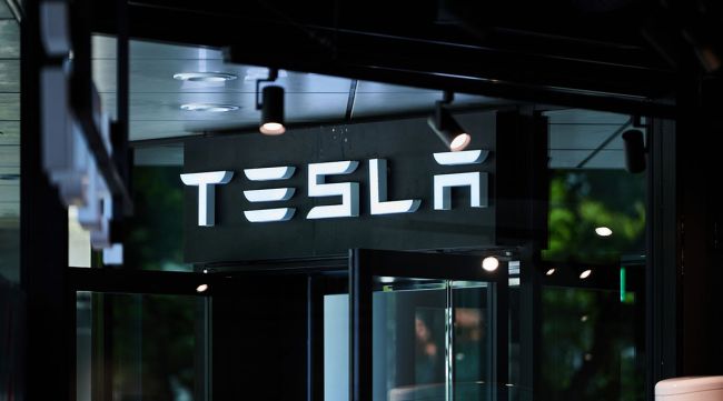 Signalisation Tesla au Japon
