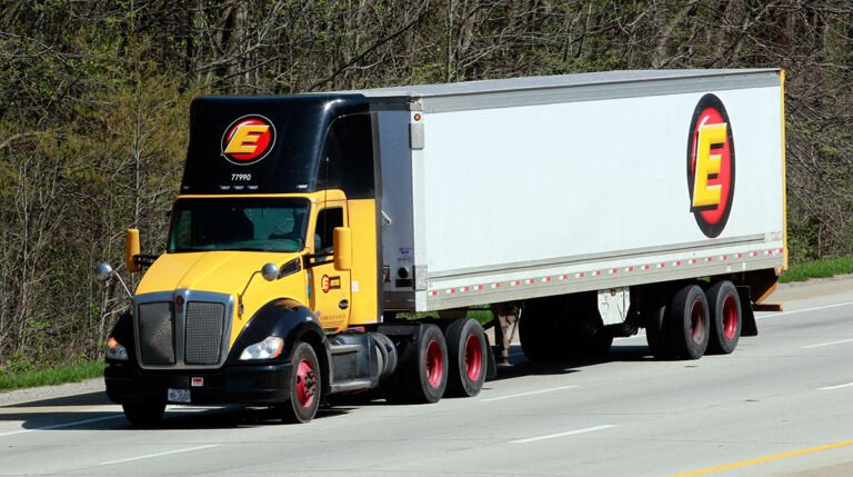 Camion Estes Express