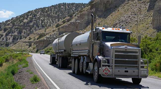 Camion-citerne transportant du pétrole dans l’Utah
