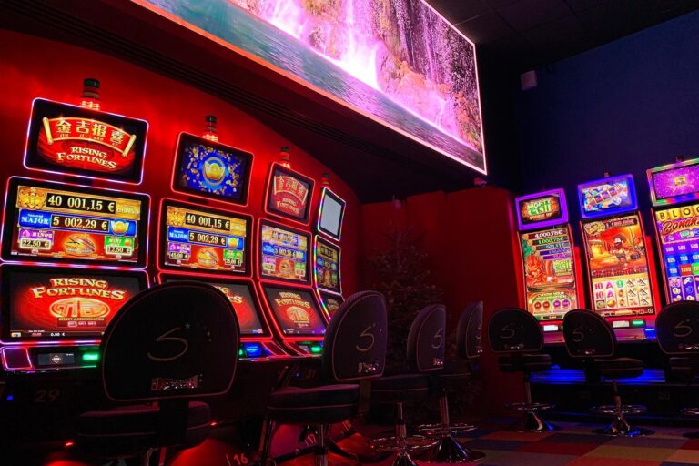 Avec quels fournisseurs la plateforme de jeux Play Regal Casino ...
