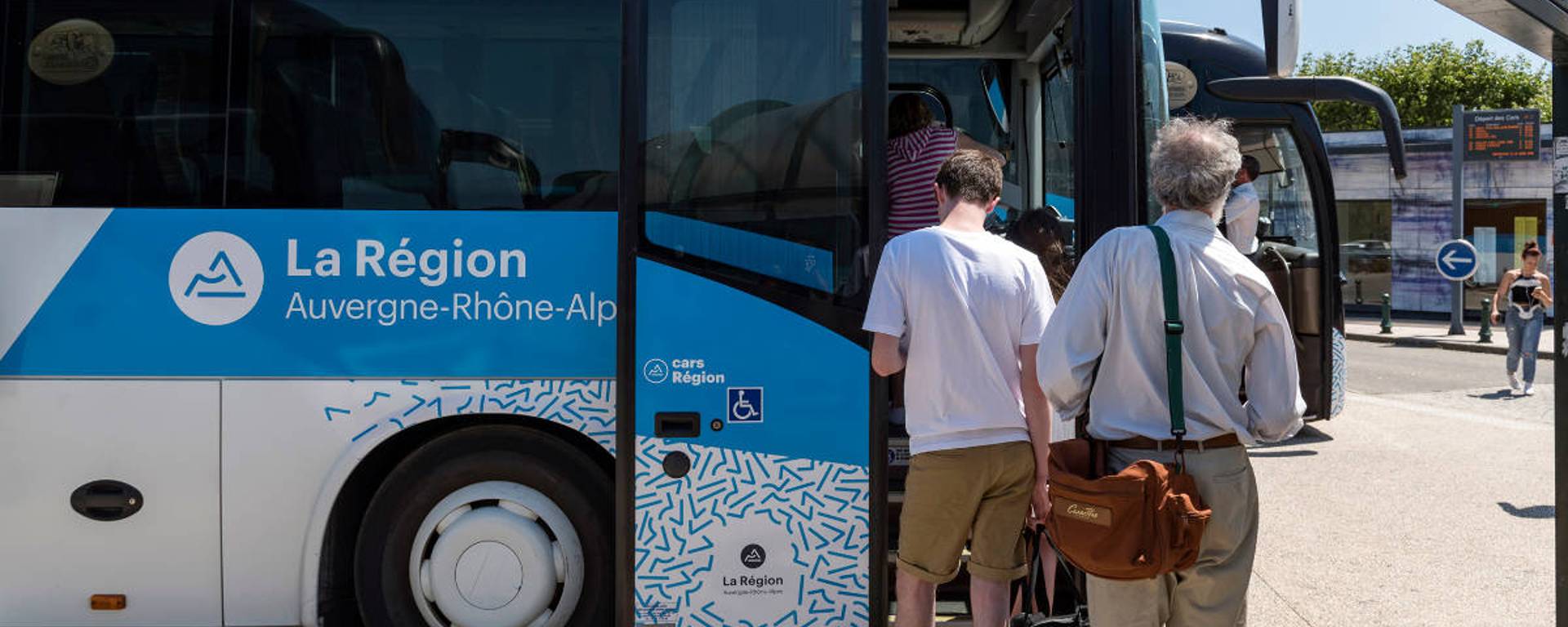 Bus transport scolaire Région Auvergne-Rhône-Alpes
