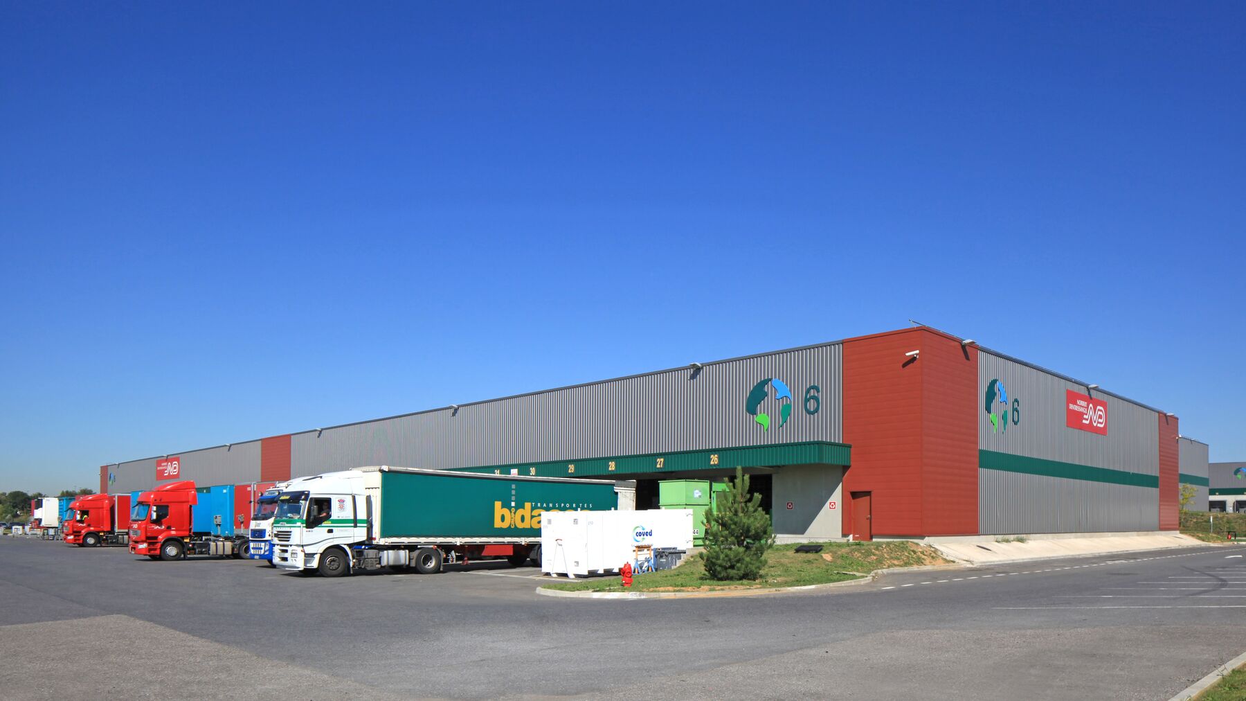 Centre logistique à Vémars