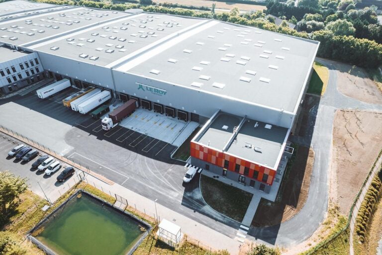 Entreprise de transport GLS à Angers avec camion de livraison