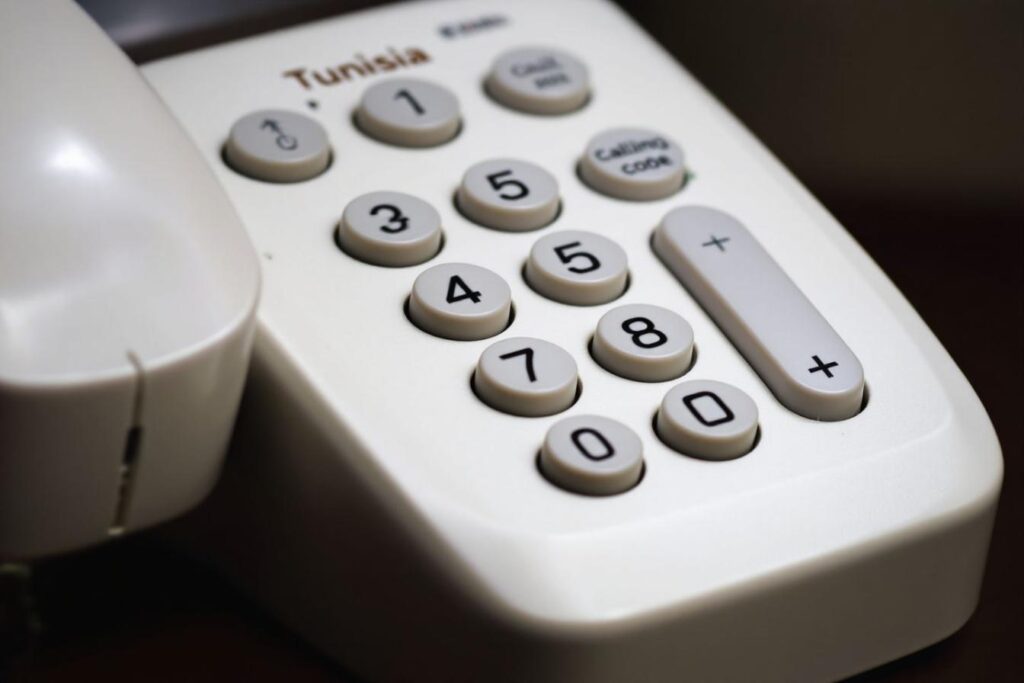 Quel est l’indicatif téléphonique pour appeler la Tunisie ?