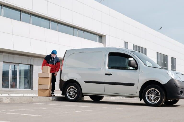 Quel utilitaire est le plus adapté pour vos travaux ou livraisons à la Réunion ?