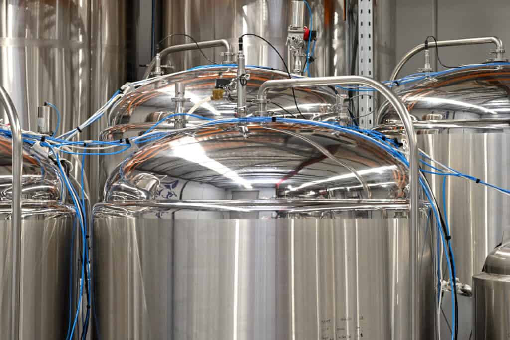 stainless-steel-storage-tanks-in-modern-industrial-2026-01-07-06-33-39-utc (1)